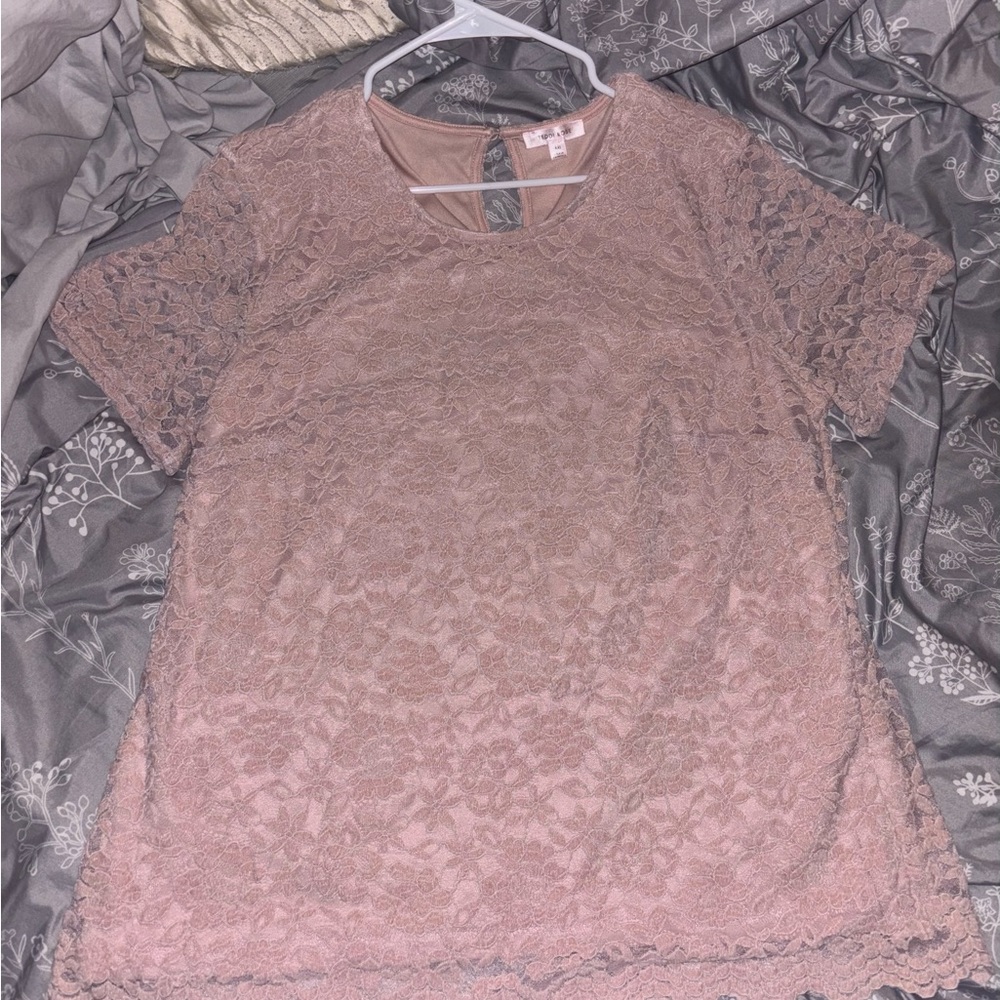 Chic Lace Blouse in Dusty Rose